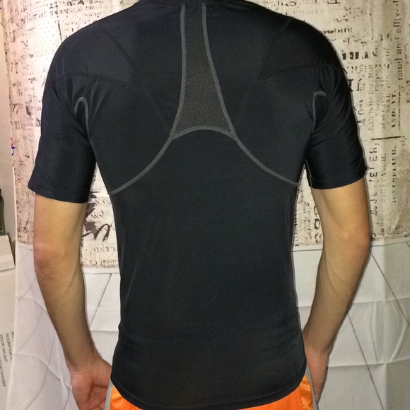 Golds Gym Men Black compression short sleeve shirt - Picture 3 of 6